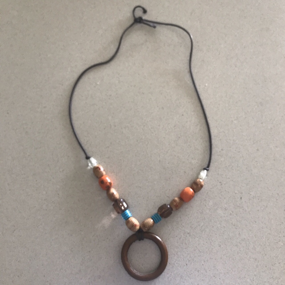 Wooden tribal beaded necklace nwot